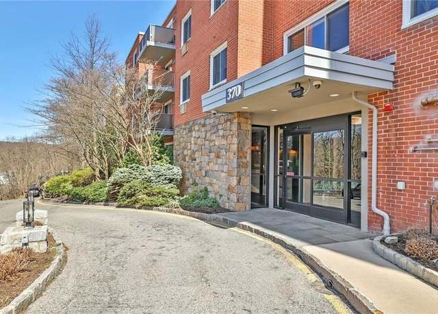 Property at 370 Central Park Ave Unit 3R, Scarsdale, NY 10583, 2 beds, 2 baths