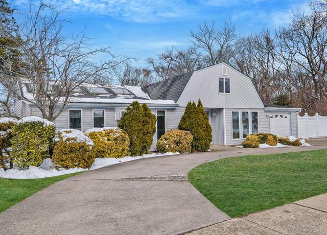 Property at 1 4th St, Farmingville, NY 11738, 4 beds, 3 baths