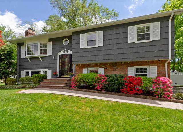 Property at 22 Farmhouse Rd, Congers, NY 10920, 4 beds, 2.5 baths
