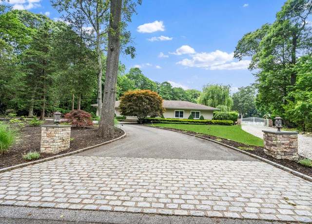 Property at 109 Oakside Dr, Smithtown, NY 11787, 4 beds, 4 baths
