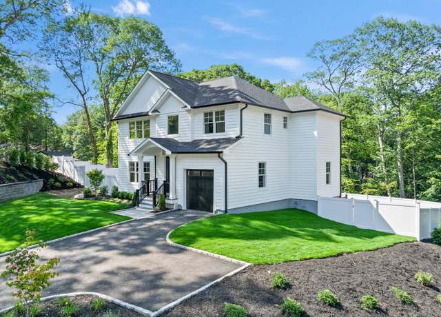 Property at 30 Middleville Rd, Northport, NY 11768, 4 beds, 4 baths