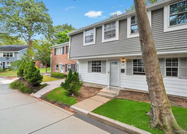 Property at 810 Towne House Vlg, Islandia, NY 11749, 2 beds, 1 bath