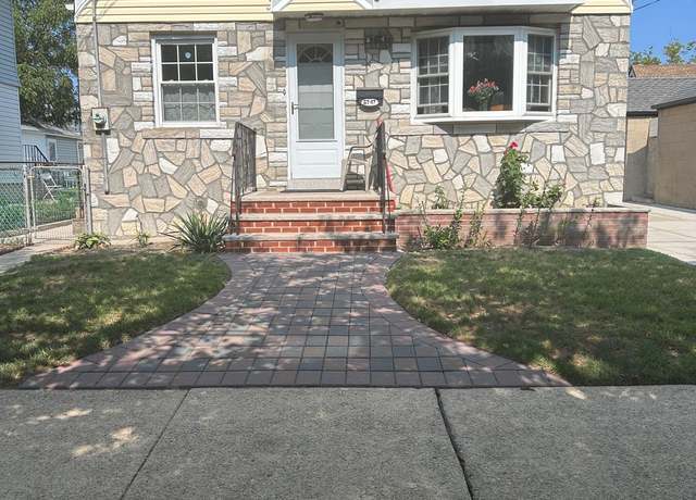 Property at 87-47 256th St, Floral Park, NY 11001, 4 beds, 3 baths