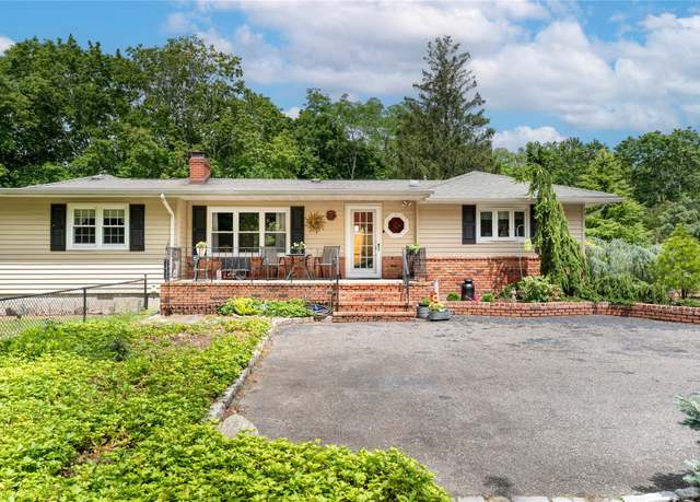 Property at 31 Remsen Rd, Wading River, NY 11792, 3 beds, 2.5 baths