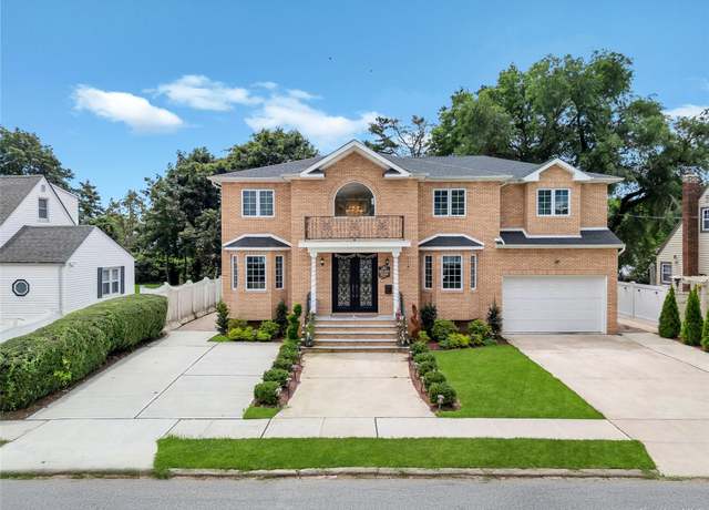 Property at 2694 Forest Ave, East Meadow, NY 11554, 5 beds, 4.5 baths
