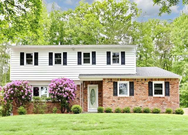 Property at 19 Verona Ct, New City, NY 10956, 4 beds, 2.5 baths