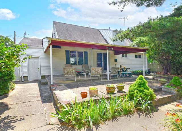 Property at 834 Orbit Ln, Uniondale, NY 11553, 5 beds, 2 baths