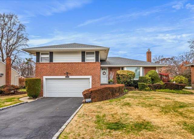 Property at 6 Orient Ct, Westbury, NY 11590, 3 beds, 2.5 baths