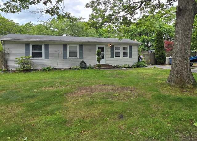 Property at 16 Sagewood Dr, Shirley, NY 11967, 3 beds, 1 bath