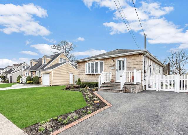 Property at 168 N Oak St, Massapequa, NY 11758, 3 beds, 1 bath