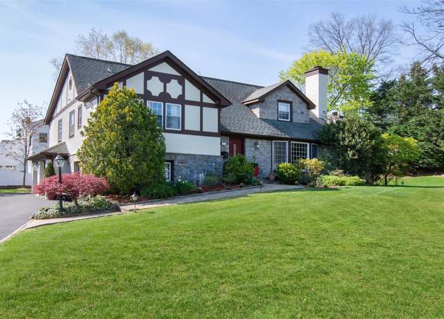 Property at 22 Northway, Bronxville, NY 10708, 5 beds, 4.5 baths