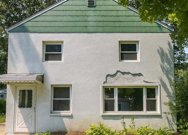 Property at 45 Crown Ave, Huntington, NY 11743, 3 beds, 1 bath