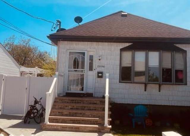 Property at 2696 Alder Rd W, Bellmore, NY 11710, 4 beds, 2 baths