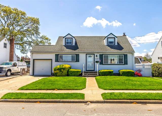 Property at 2127 Erma Dr, East Meadow, NY 11554, 3 beds, 2 baths