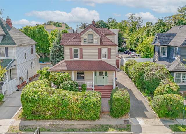 Property at 108 North Forest Ave, Rockville Centre, NY 11570, 4 beds, 1.5 baths