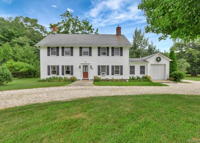 Property at 127 North St, Manorville, NY 11949, 4 beds, 1.5 baths