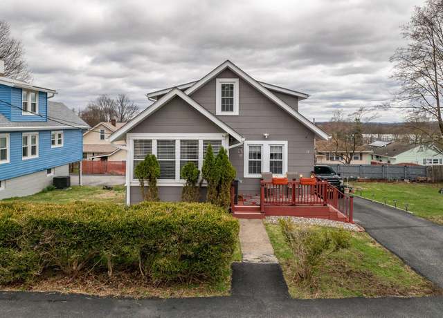 Property at 17 Ingalls St, Middletown, NY 10940, 3 beds, 2 baths
