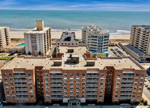 Property at 410 E Broadway Unit 4G, Long Beach, NY 11561, 2 beds, 1 bath