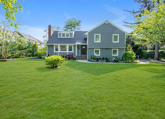 Property at 56 Washington Ave, Garden City, NY 11530, 5 beds, 3.5 baths