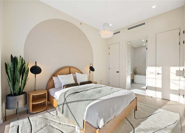 Property at 31-16 21st St Unit 4D, Astoria, NY 11106, 1 bed, 1 bath
