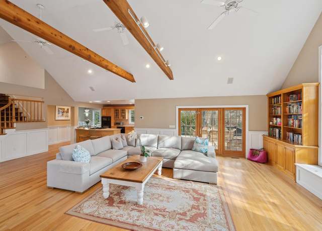 Property at 31 Tredwell Ln, Sag Harbor, NY 11963, 4 beds, 4.5 baths