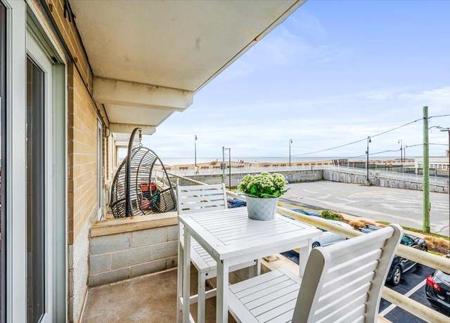 Property at 450 W Broadway Unit 1C, Long Beach, NY 11561, 2 beds, 2 baths