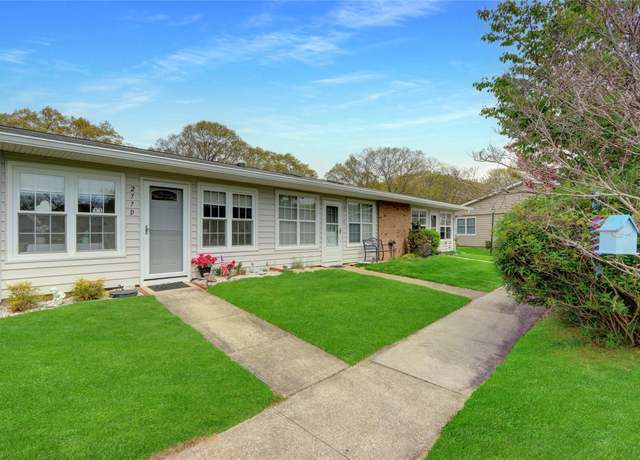 Property at 277D Berwick Ct, Ridge, NY 11961, 2 beds, 1 bath