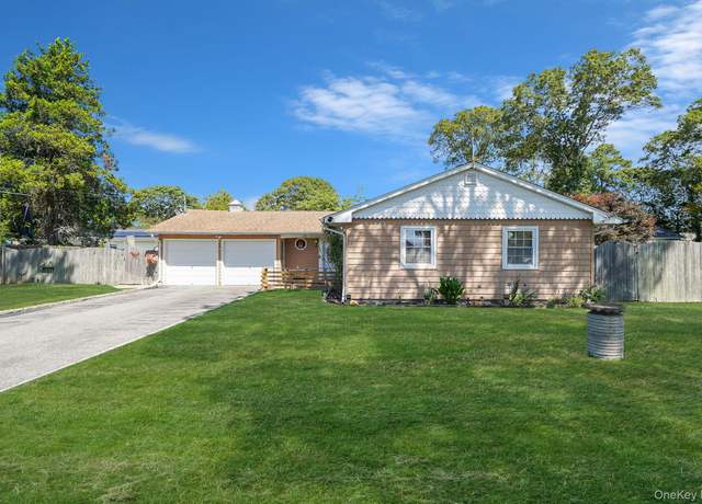Property at 15 Flintlock Dr, Shirley, NY 11967, 3 beds, 1 bath