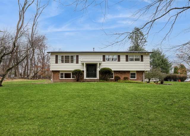 Property at 6 Hampton Rd, Airmont, NY 10901, 4 beds, 2.5 baths