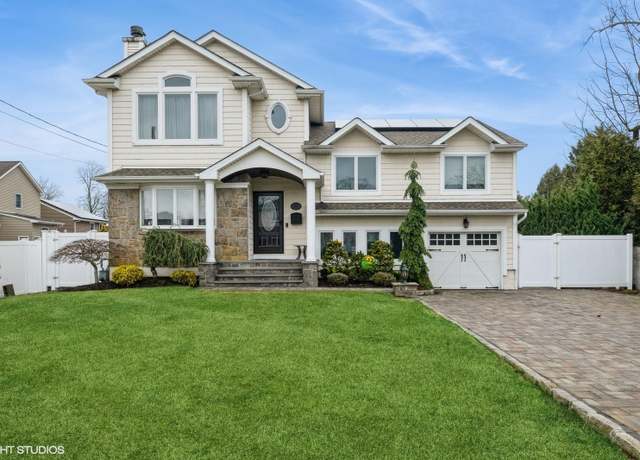 Property at 1487 Andrews Pl, Wantagh, NY 11793, 4 beds, 3 baths