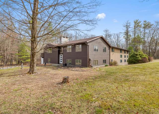 Property at 40 Maxs Pl, Hurley, NY 12401, 3 beds, 3 baths