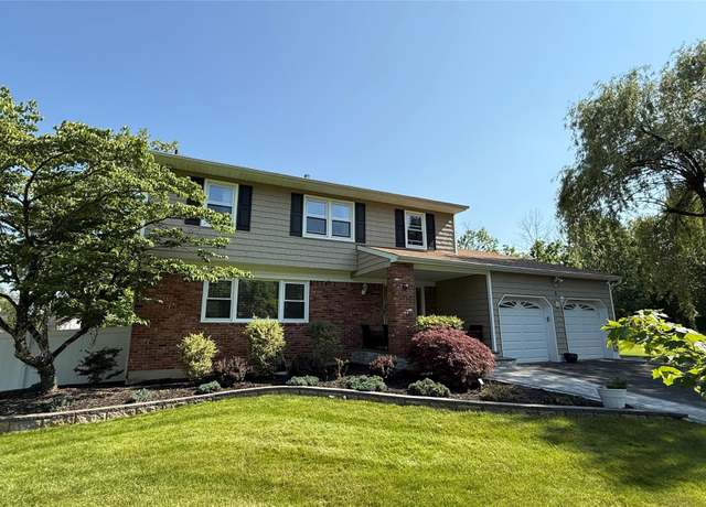 Property at 6 Penn Ct, New City, NY 10956, 4 beds, 2.5 baths