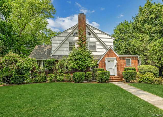 Property at 11 Oxford Rd, White Plains, NY 10605, 5 beds, 3.5 baths