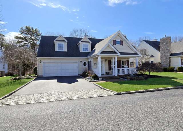 Property at 88 Golden Spruce Dr, Baiting Hollow, NY 11933, 3 beds, 3 baths
