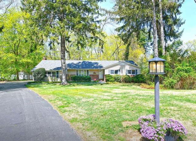 Property at 12 Pinoak Ct, Huntington Station, NY 11746, 4 beds, 2 baths