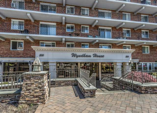 Property at 200 Atlantic Ave #223, Lynbrook, NY 11563, 1 bed, 1 bath