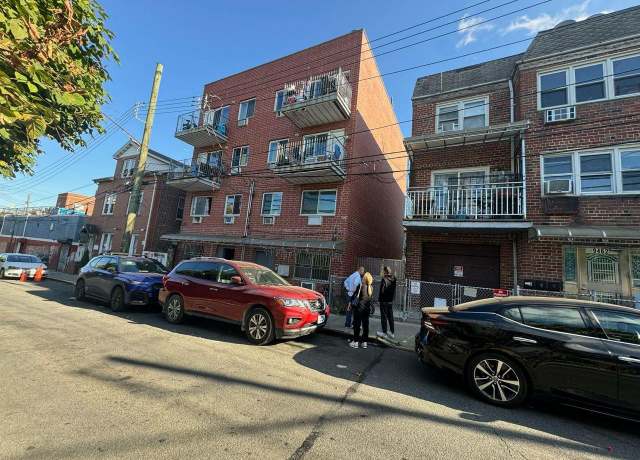 Property at 94-68 45 Ave, Elmhurst, NY 11373, 11 beds, 4 baths