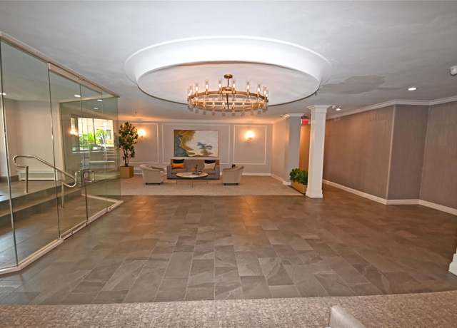 Property at 10 Ipswich Ave Unit 4M, Great Neck, NY 11021, 1 bed, 1.5 baths