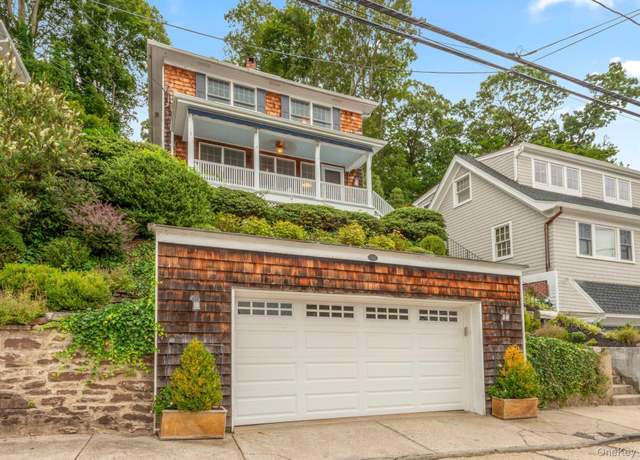 Property at 122 Bayview Ave, Northport, NY 11768, 3 beds, 2 baths