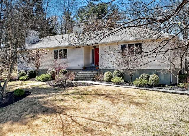 Property at 8 Yorkshire Ct, Croton-on-hudson, NY 10520, 3 beds, 2 baths