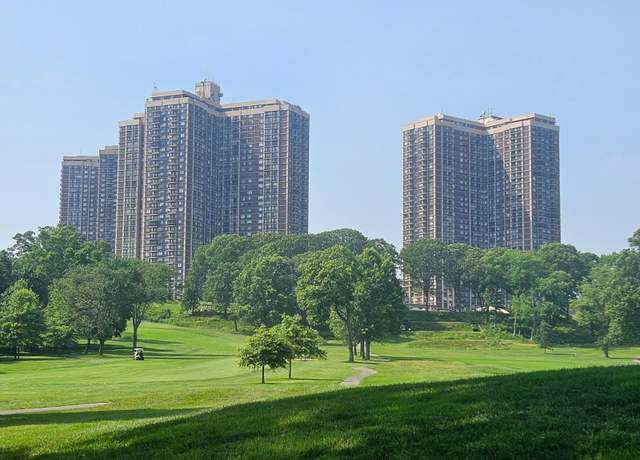 Property at 27110 Grand Central Pkwy Unit 28K, Floral Park, NY 11005, 2 beds, 2.5 baths