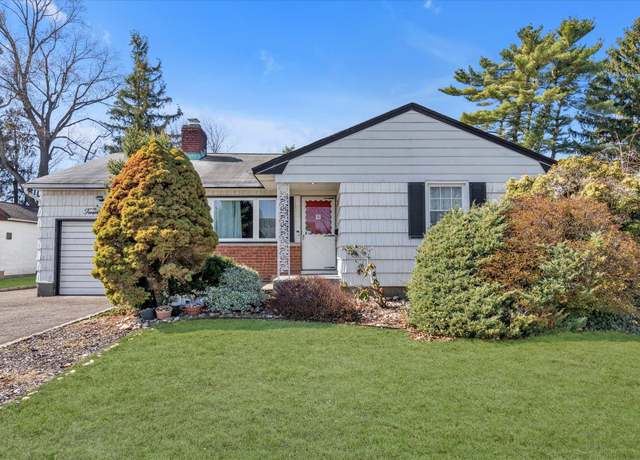 Property at 21 Venus Rd, Syosset, NY 11791, 3 beds, 1.5 baths