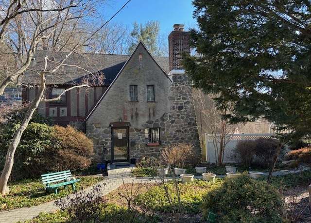 Property at 43 Garretson Rd, White Plains, NY 10604, 3 beds, 2.5 baths