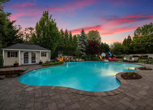 Property at 22 Monticello Dr, Shoreham, NY 11786, 5 beds, 4.5 baths