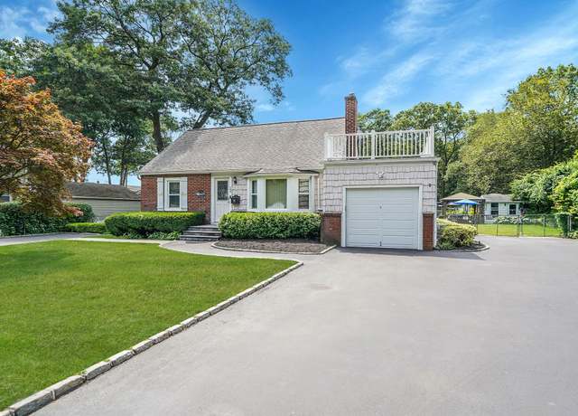Property at 160 Church St, Ronkonkoma, NY 11779, 4 beds, 2 baths