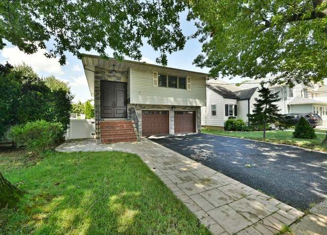 Property at 18 Cumberland St, Rockville Centre, NY 11570, 4 beds, 2 baths