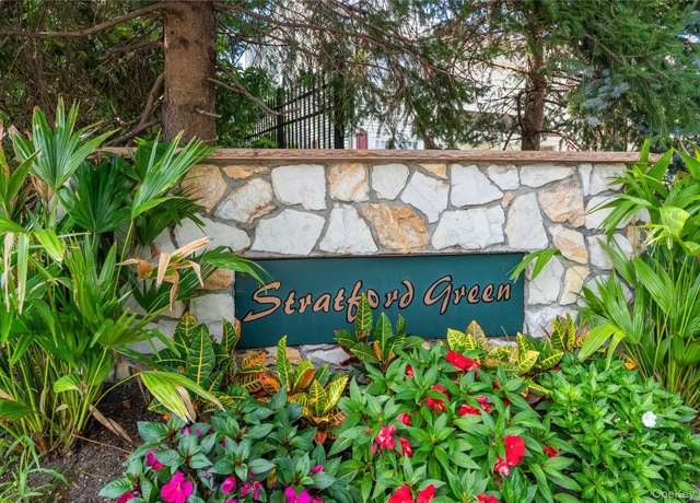 Property at 37 Stratford Grn, Farmingdale, NY 11735, 4 beds, 2.5 baths