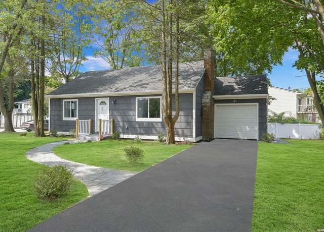 Property at 746 Higbie Ln, West Islip, NY 11795, 2 beds, 1 bath