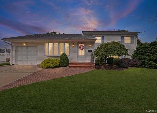 Property at 66 Marie Pl, Massapequa, NY 11758, 4 beds, 3 baths