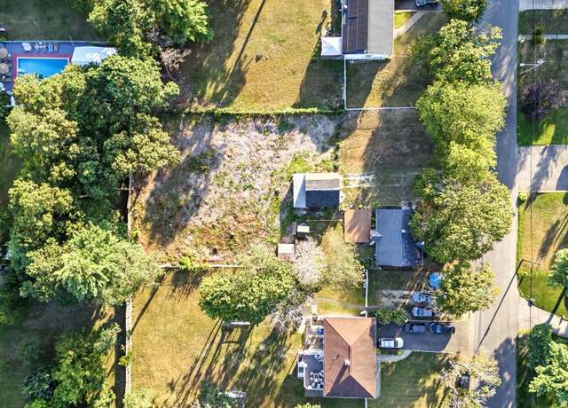 Property at 48 Bushwick Ave, Brentwood, NY 11717, 3 beds, 1 bath